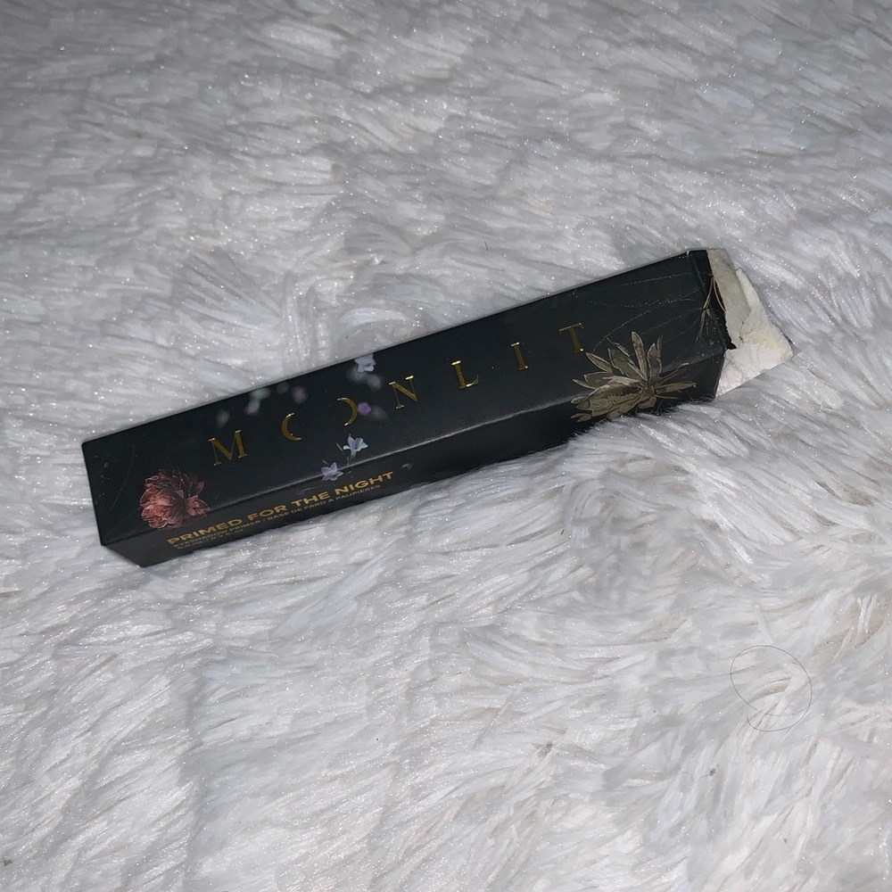 Eyeshadow primer